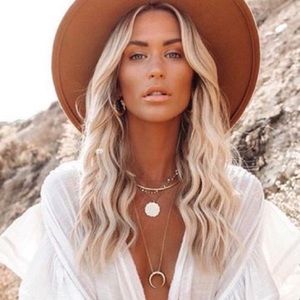 Gorjana Cayne necklace gold